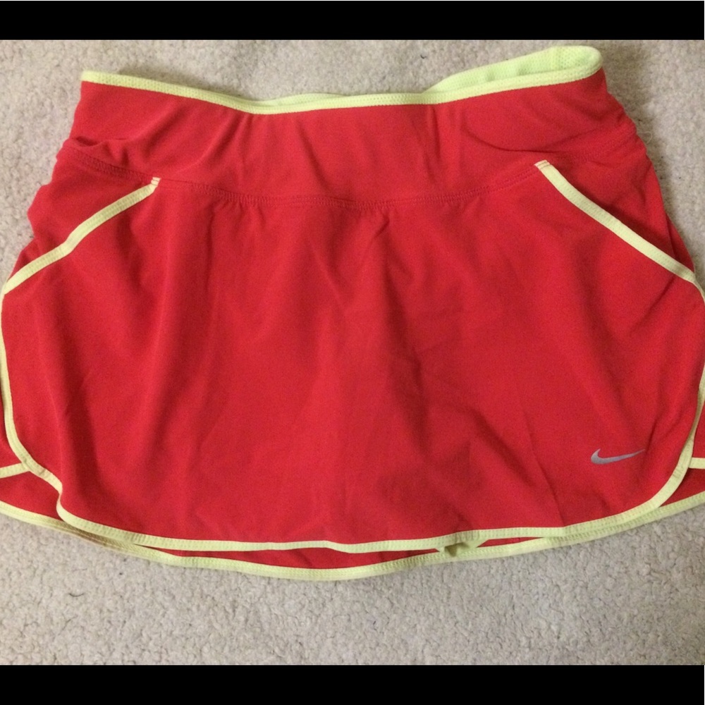 Nike Dri-Fit mesh lining & pockets skirt